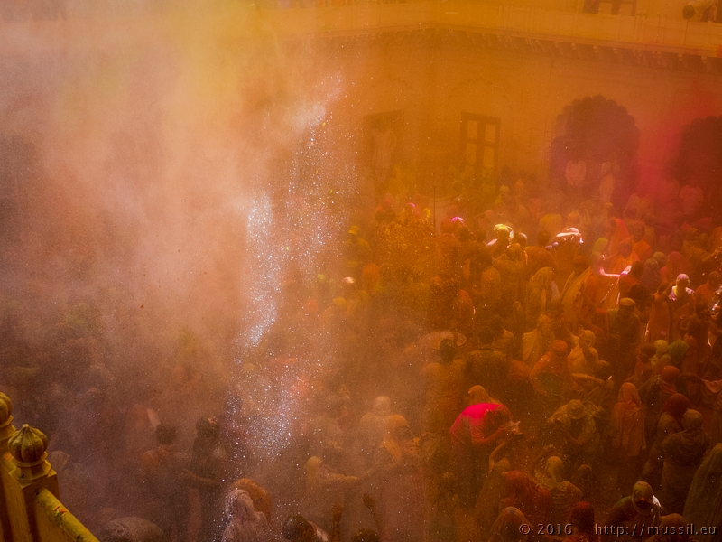 20160321 HOLI @ INDIA c2016 Stephan Mussil NR 193 .jpg