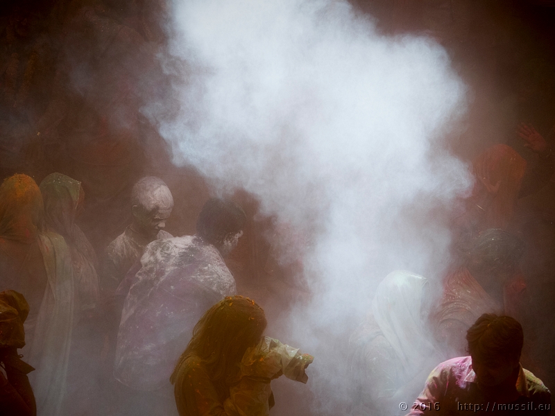 20160321 HOLI @ INDIA c2016 Stephan Mussil NR 247 .jpg