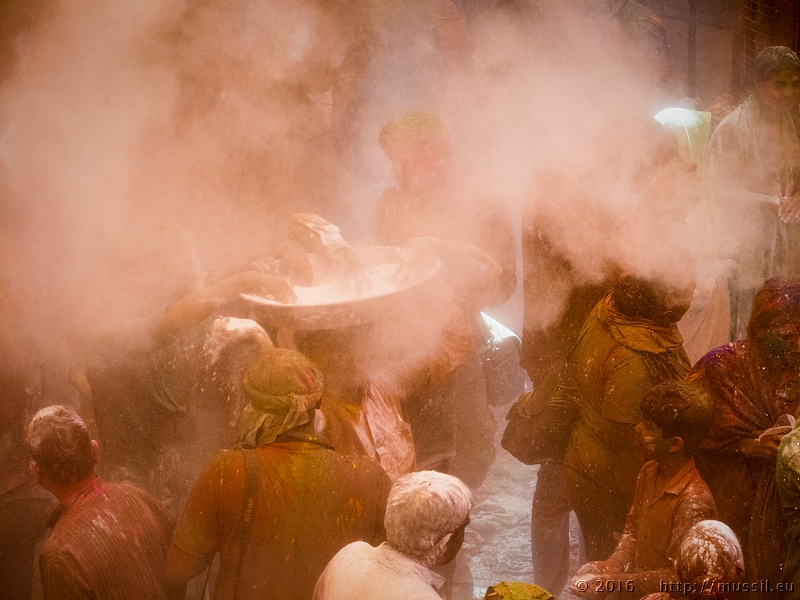 20160321 HOLI @ INDIA c2016 Stephan Mussil NR 283 .jpg