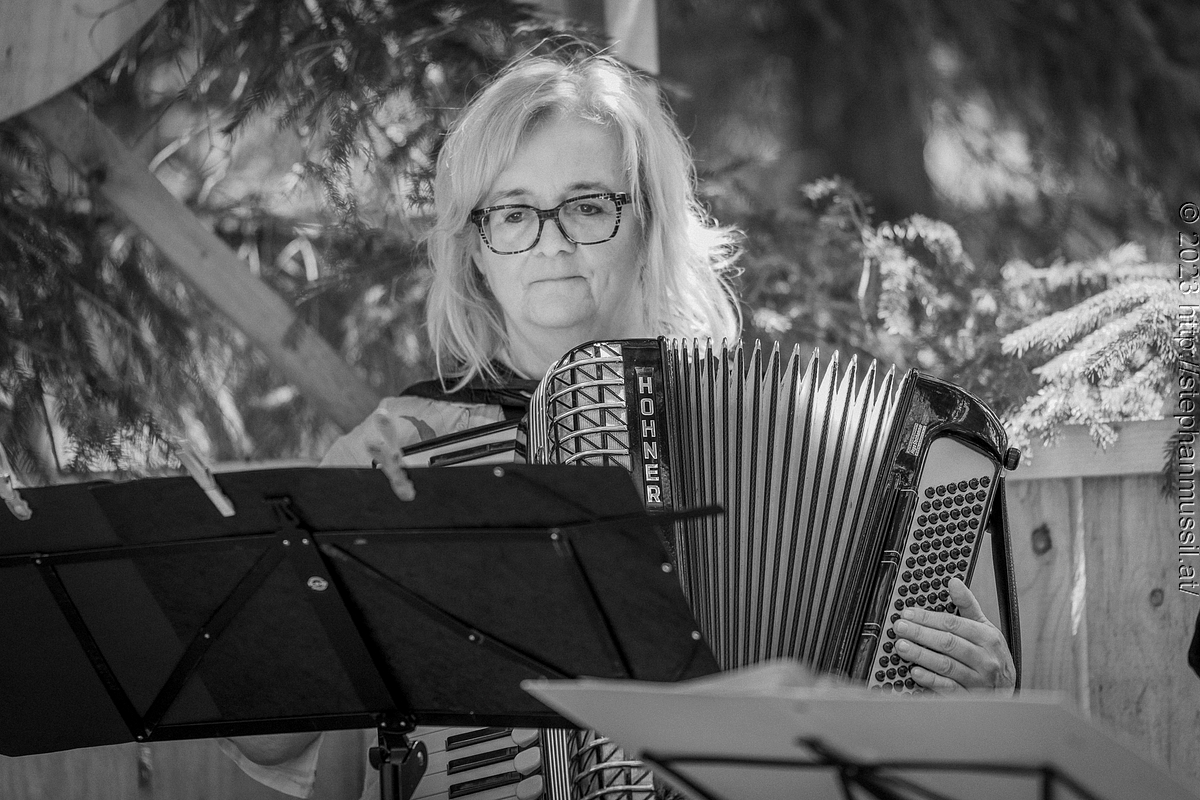 20230709 SCHRAMMELKLANG @ LITSCHAU (c) 2023 www.mussil.eu 038 2.2K BW.jpg